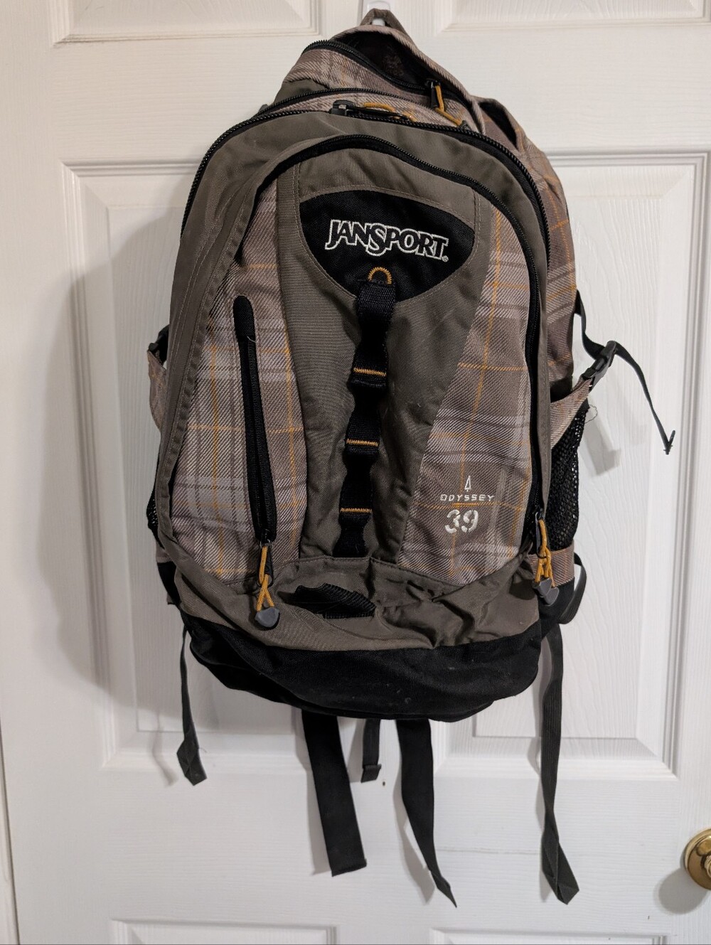 JanSport Odyssey 39 39L Hiking Backpack Brown Yellow Bag Day Pack